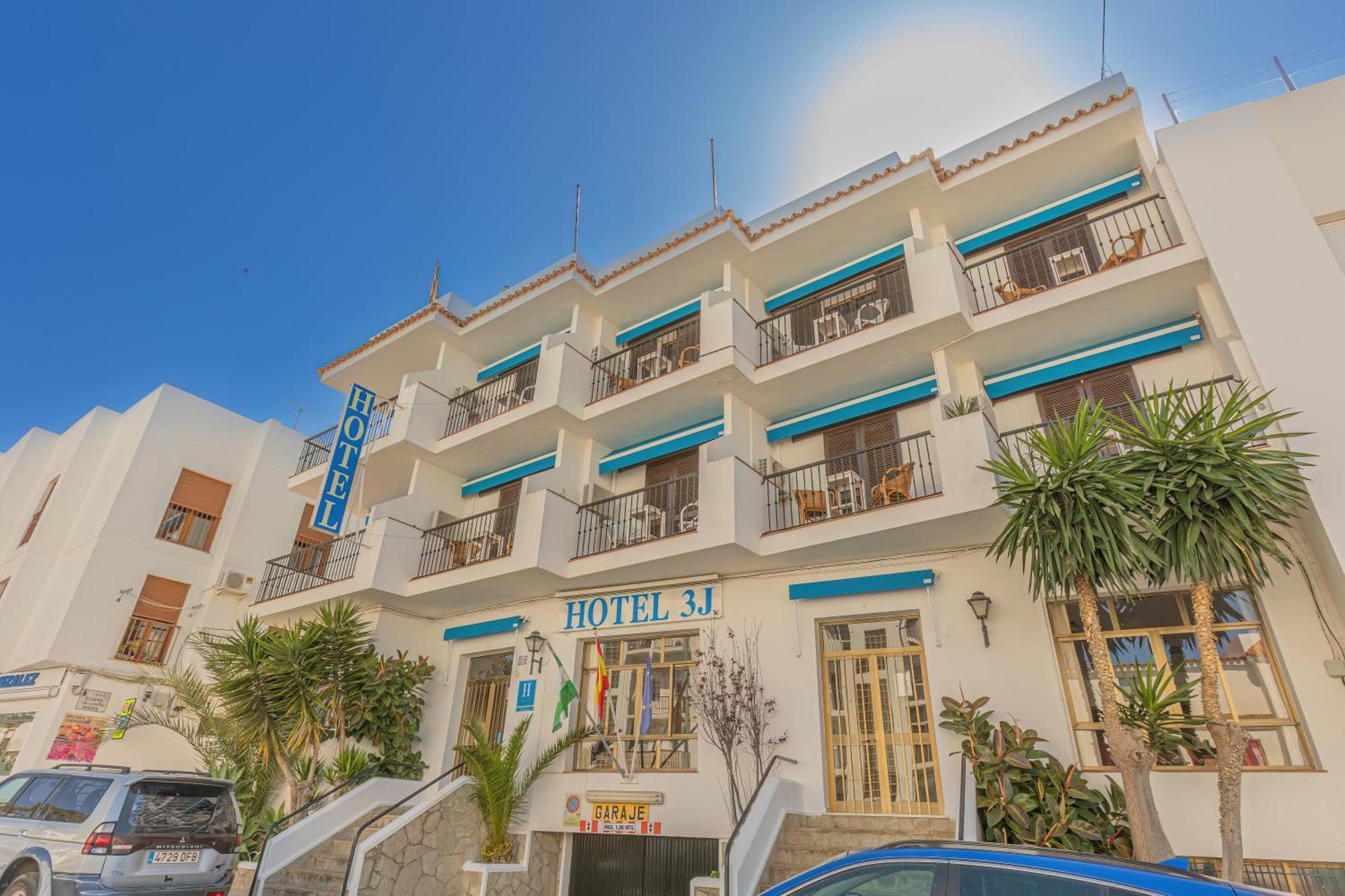 Hotel Tres Jotas Conil Conil De La Frontera Exterior photo