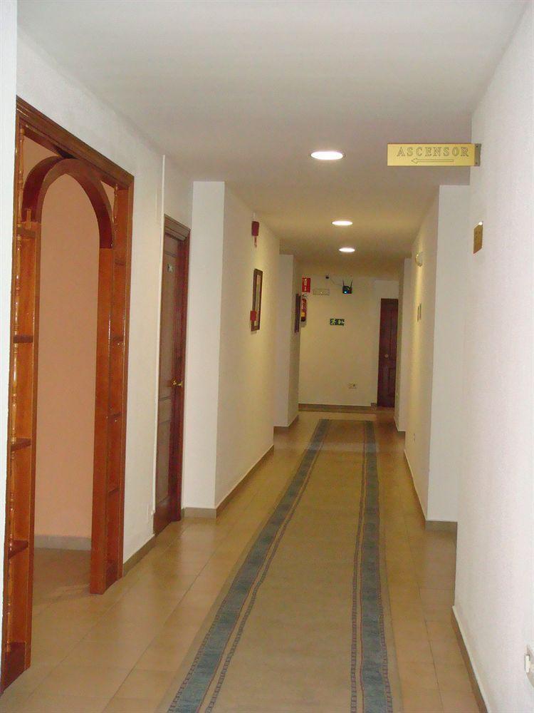 Hotel Tres Jotas Conil Conil De La Frontera Exterior photo