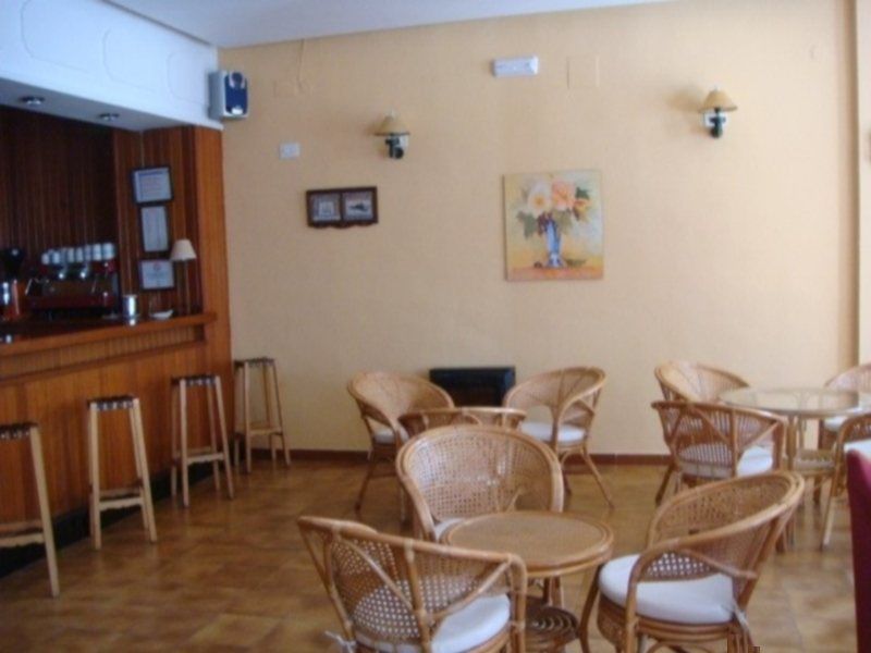 Hotel Tres Jotas Conil Conil De La Frontera Exterior photo