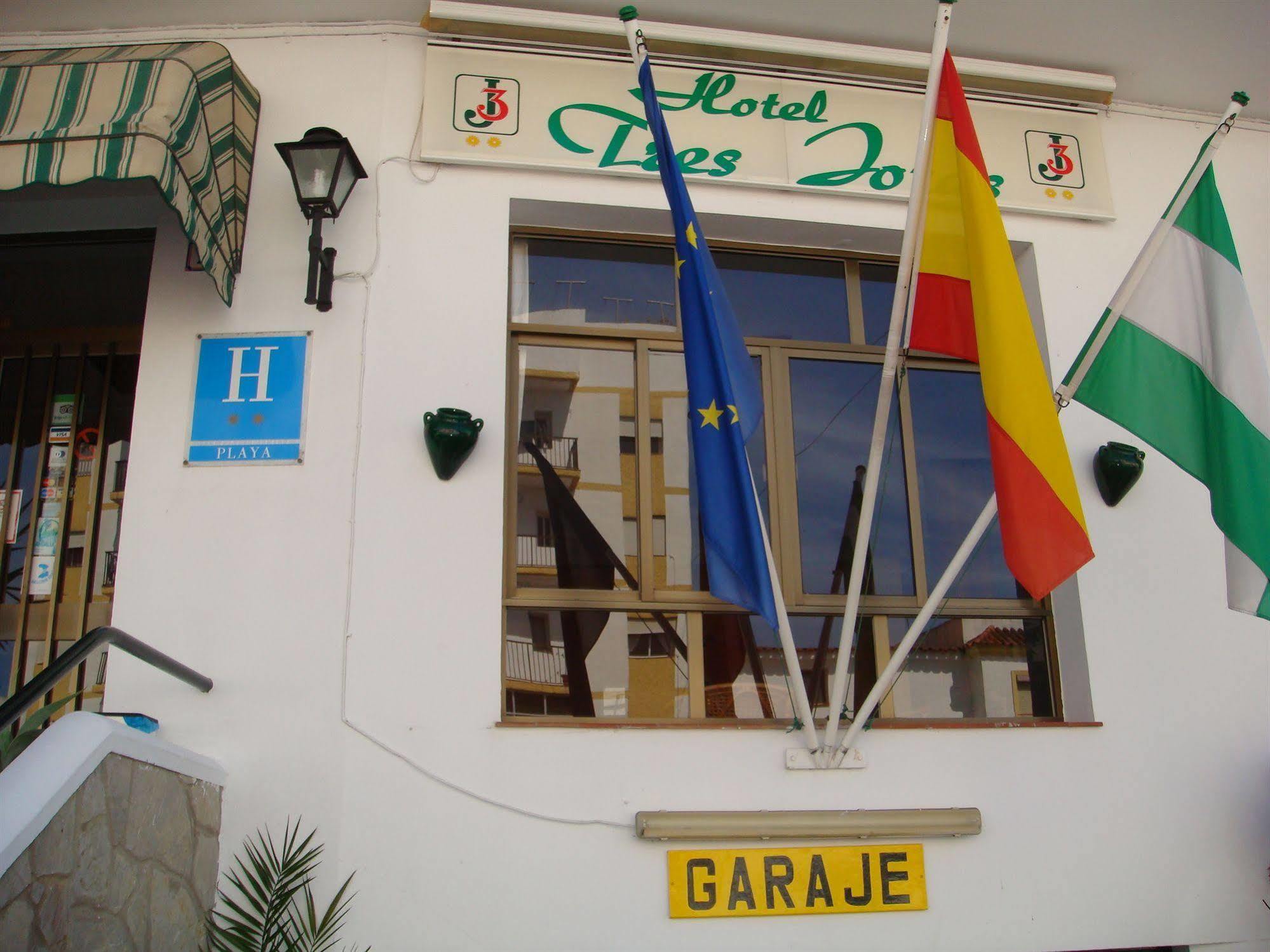 Hotel Tres Jotas Conil Conil De La Frontera Exterior photo